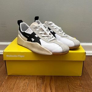 Asics Onitsuka Tiger Acromount size 10.5 men’s